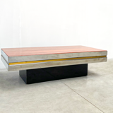 Table basse en marbre rouge
