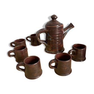 Set of 6 cups and their brutalist style teapot