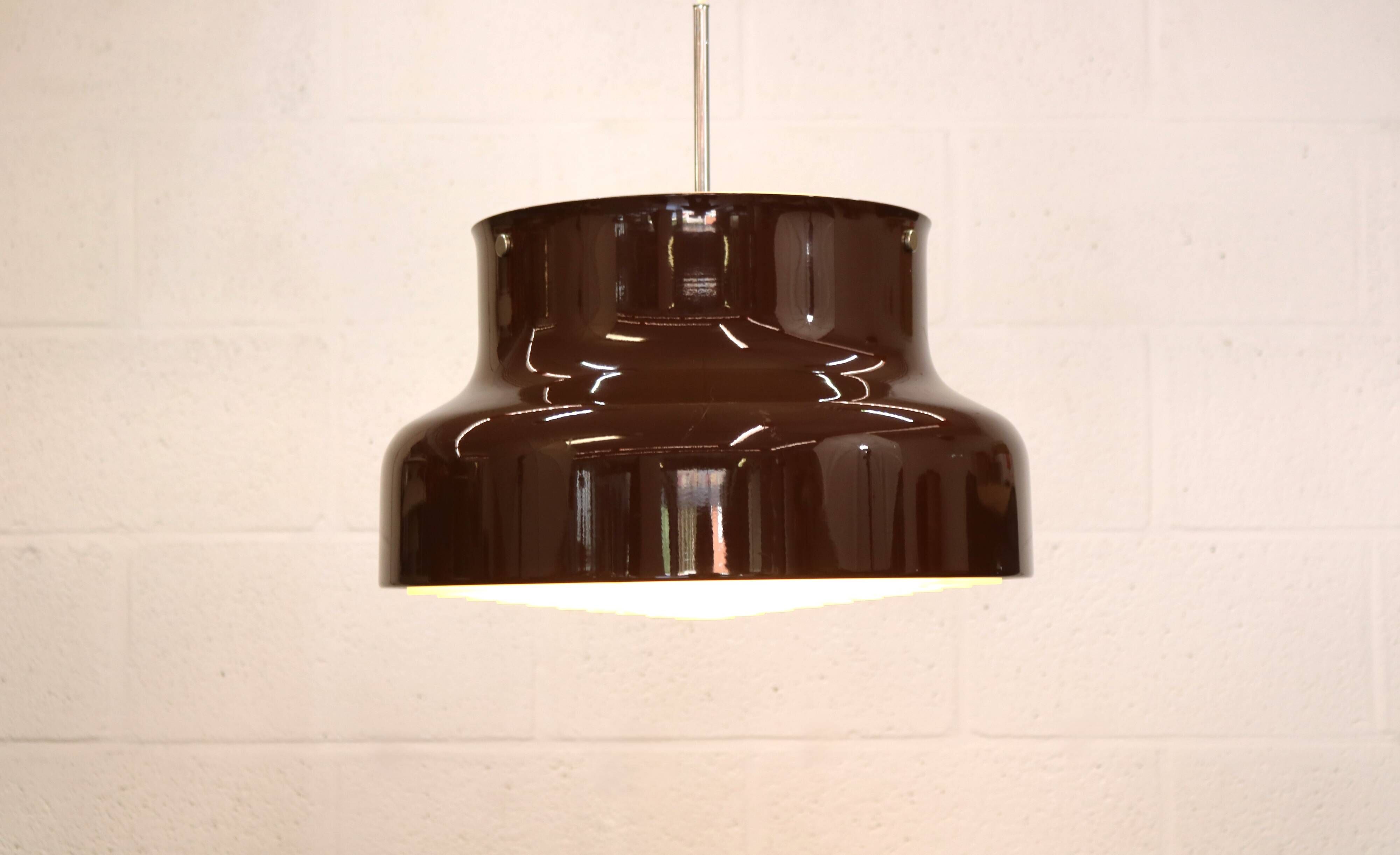 Suspension Bumling marron chocolat par Ateljé Lyktan conçue par Anders Pherson