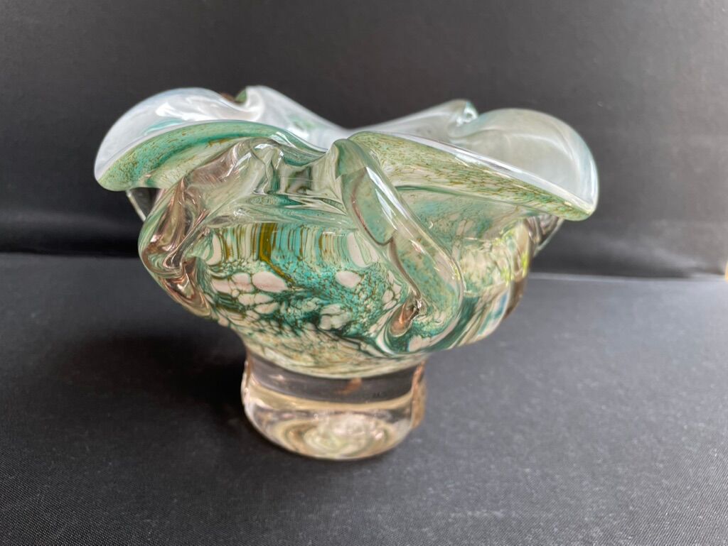 Multilayer glass bag cup with metal oxide inclusions - XXth