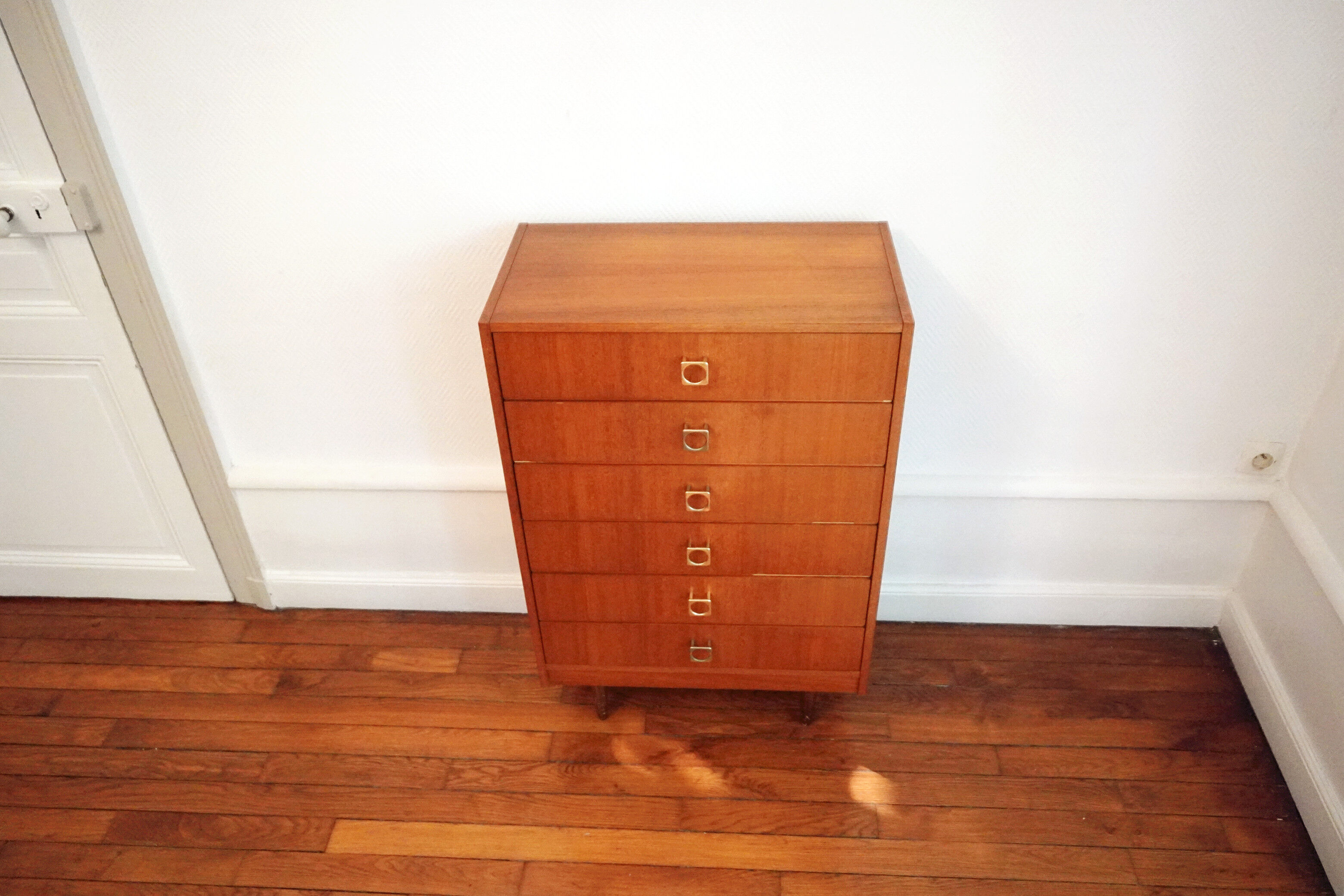 Vintage dresser
