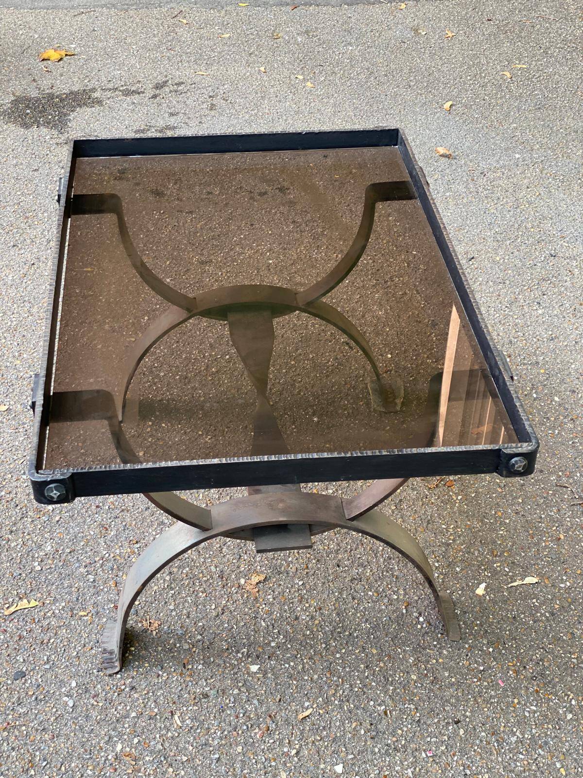 Table basse vintage en fer forgé et verre
