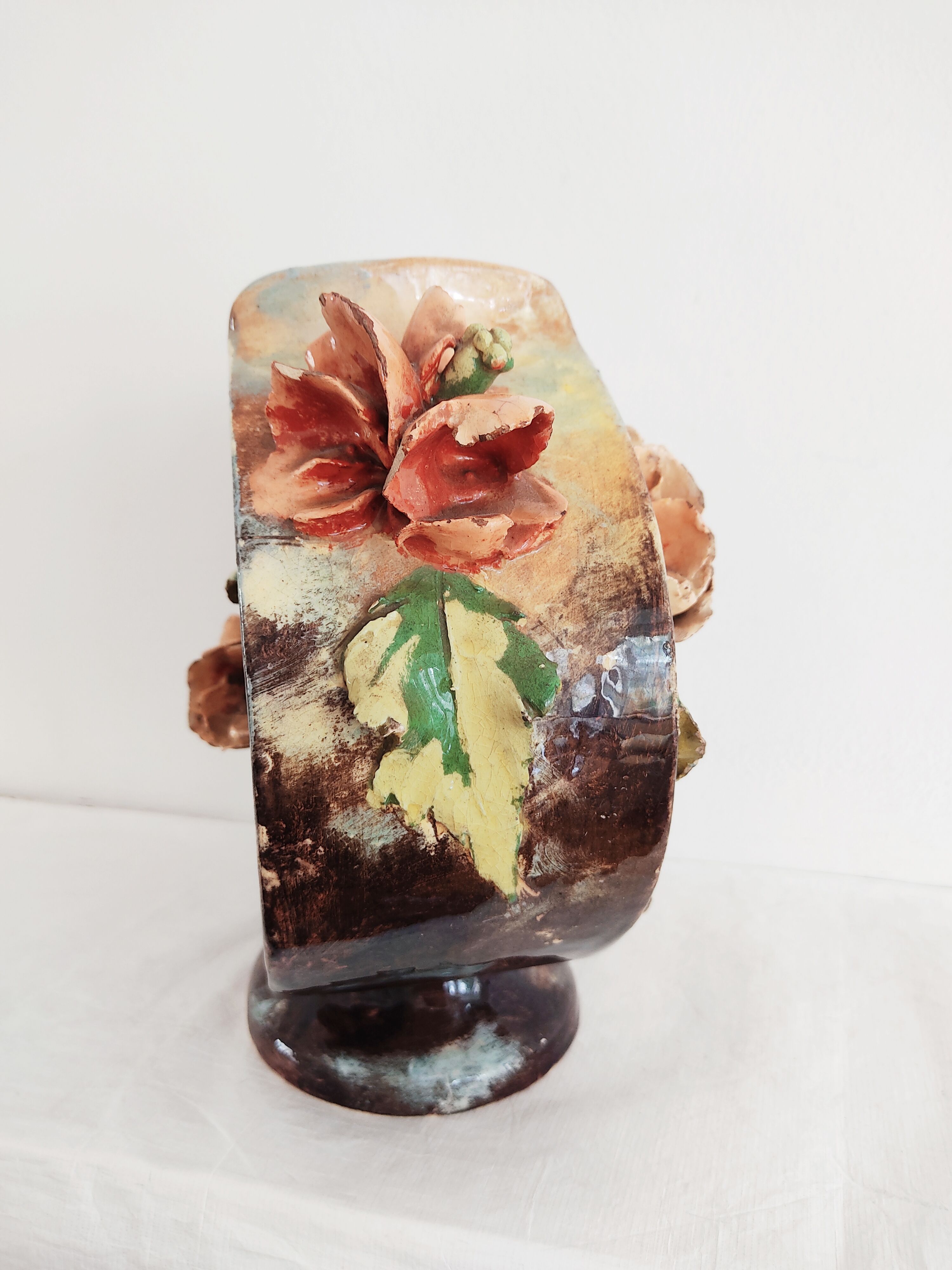Vase with three birds in relief signed Delattre