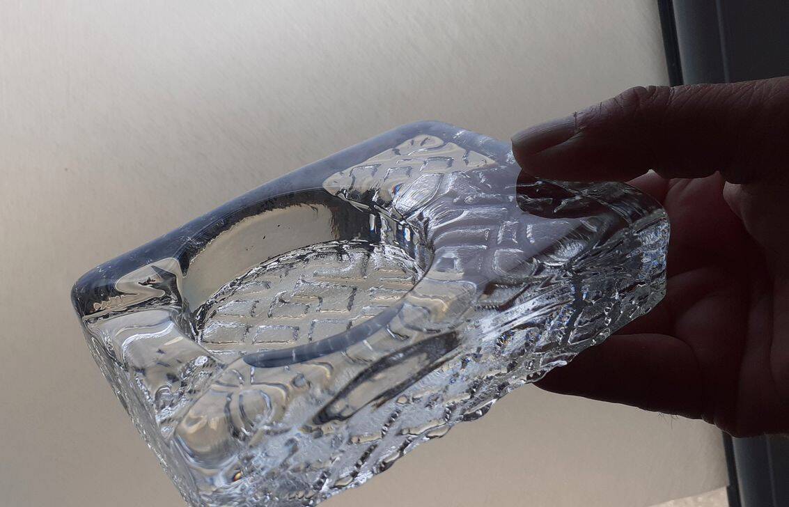 vintage 858g crystal ashtray / pressed mold