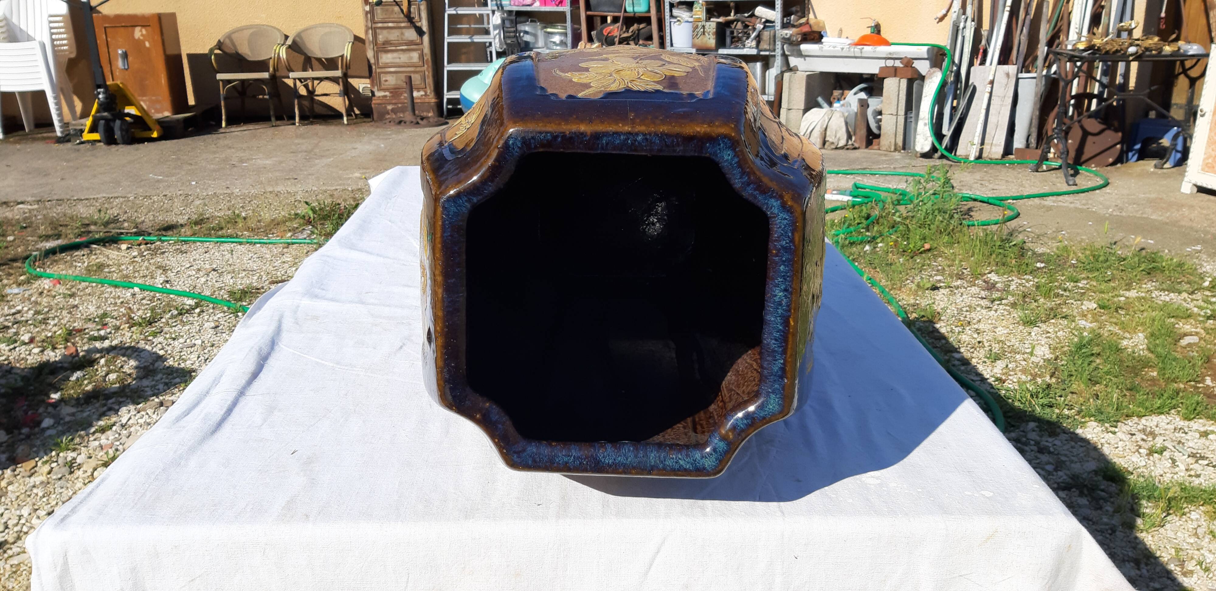 China vase in enamelled sandstone stamped stamp in hollow