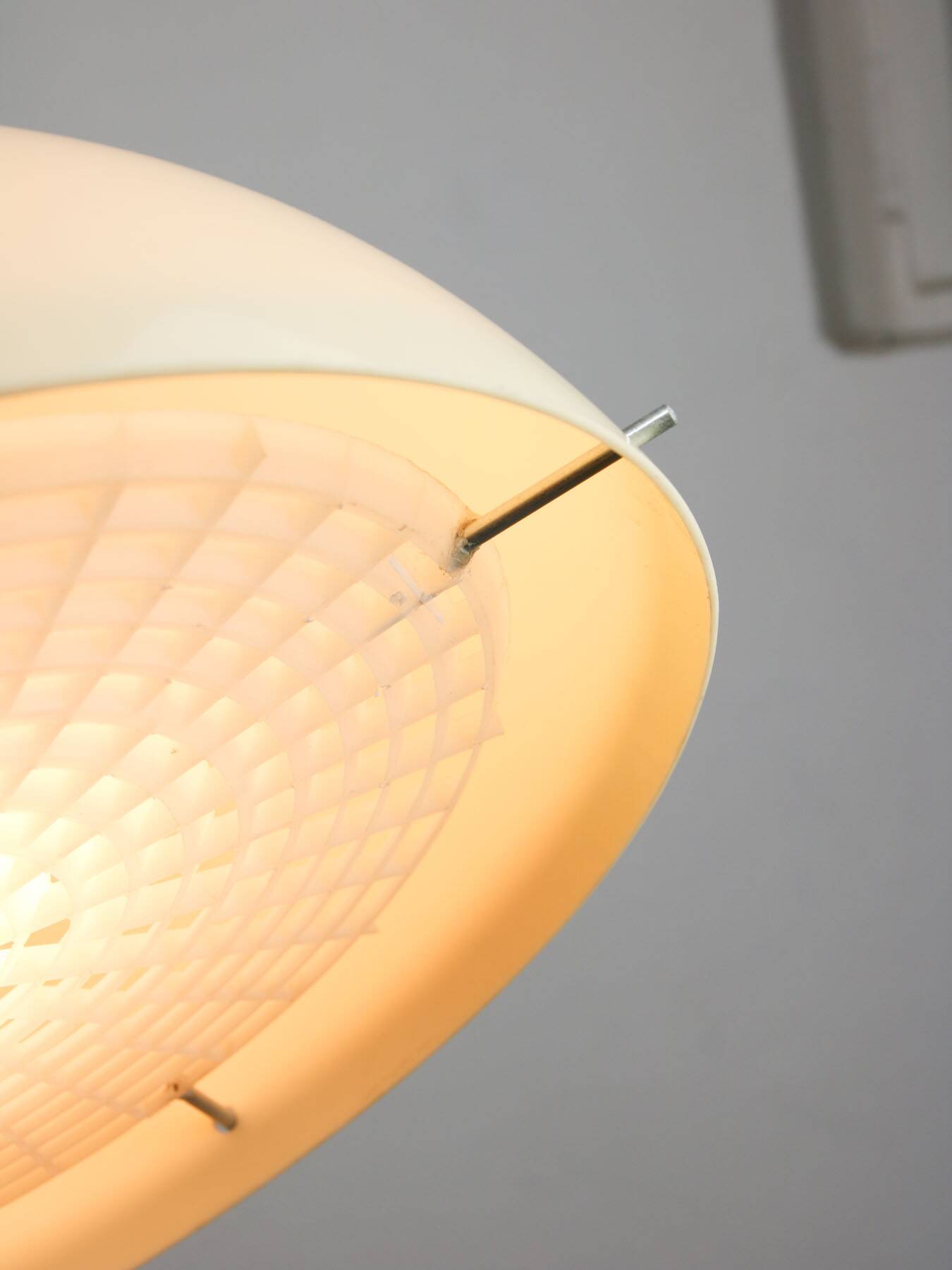 Italian space age beige plexiglass pendant lamp, 1970s