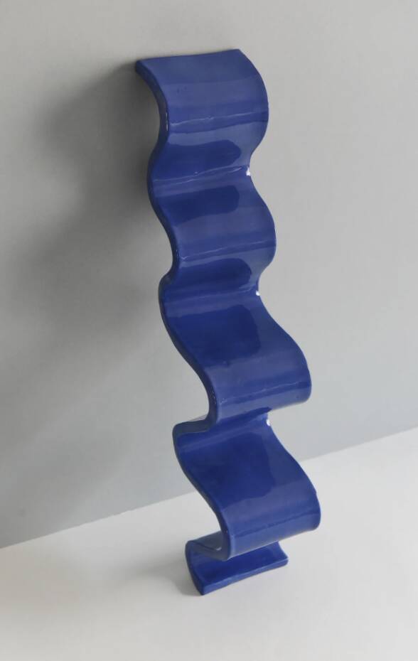 Cobalt blue wave pocket emptier