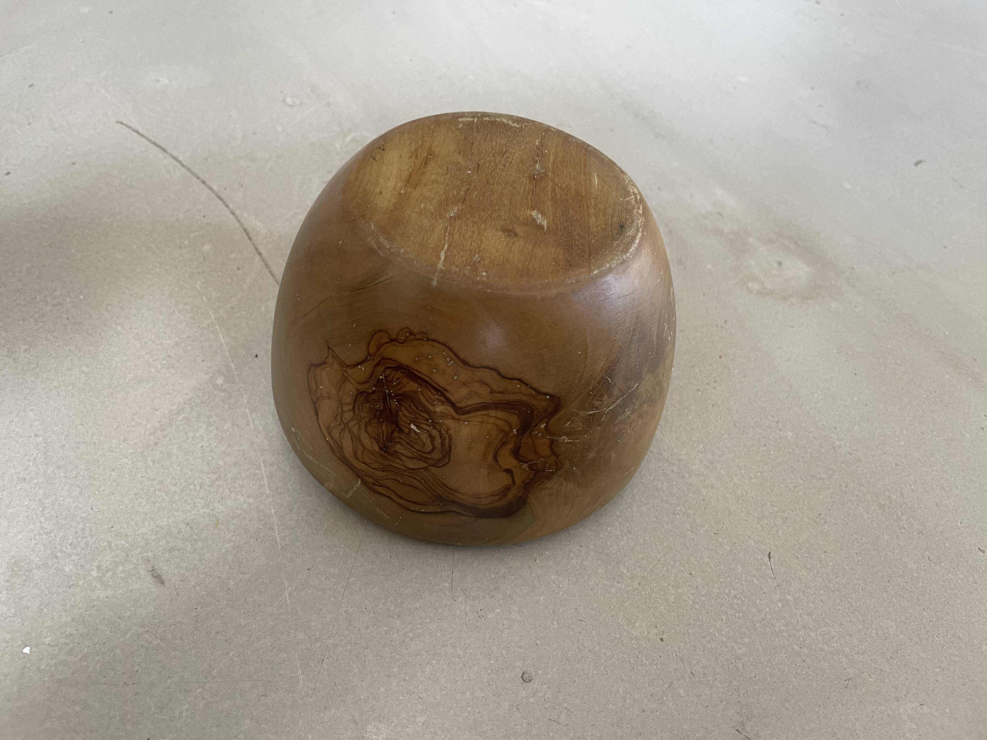 Solid olive bowl