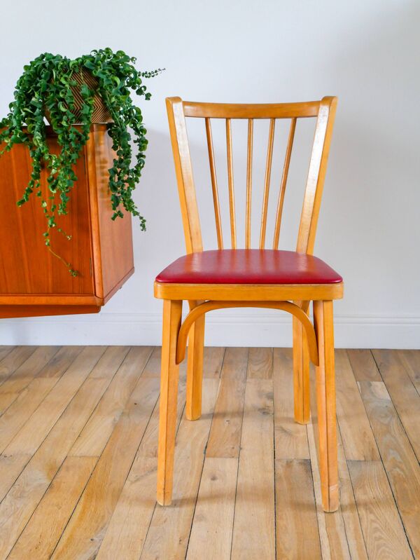 Chaise bistrot Baumann en chêne blond et skaï rouge, 1950