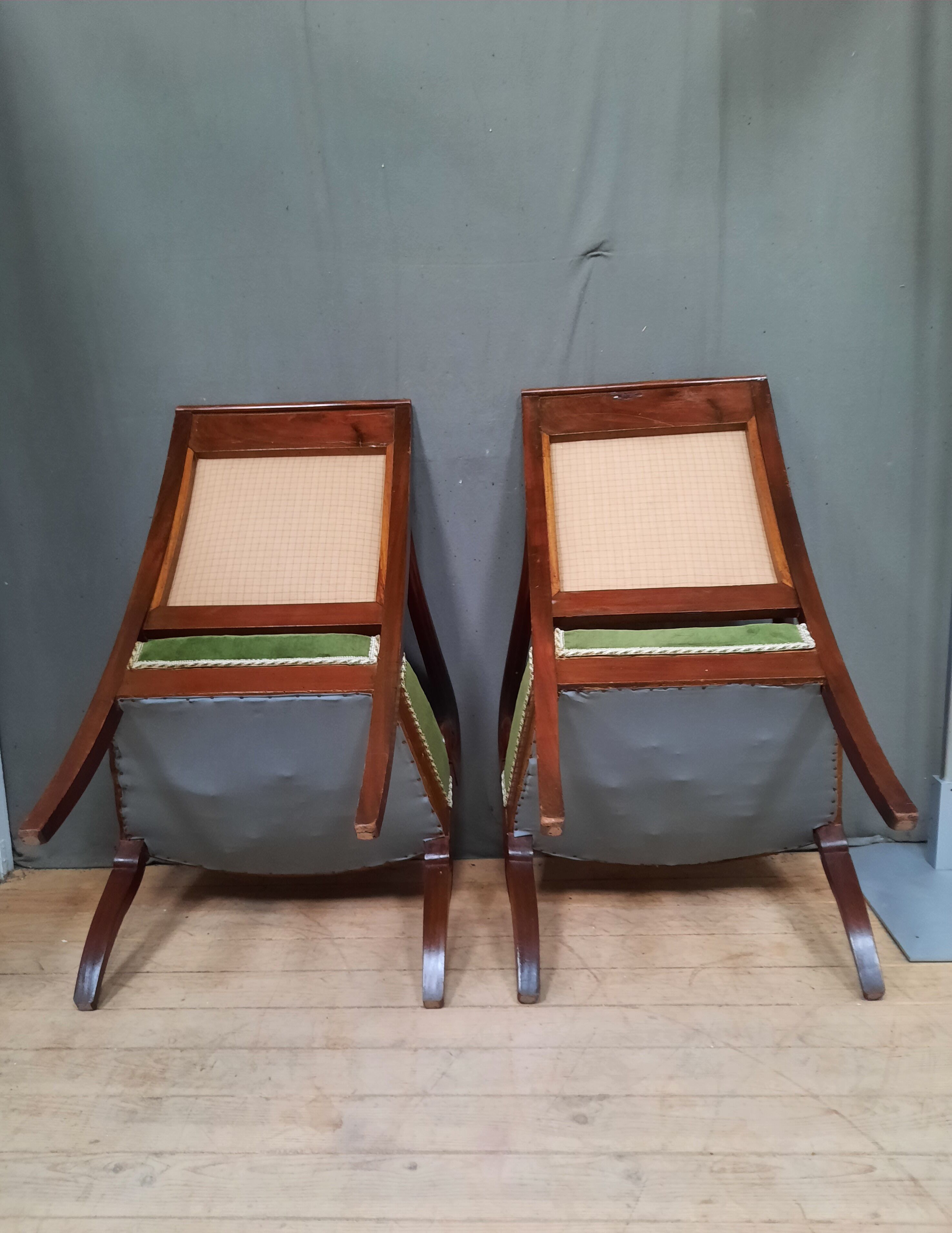 Pair of armchairs with acajoi butts