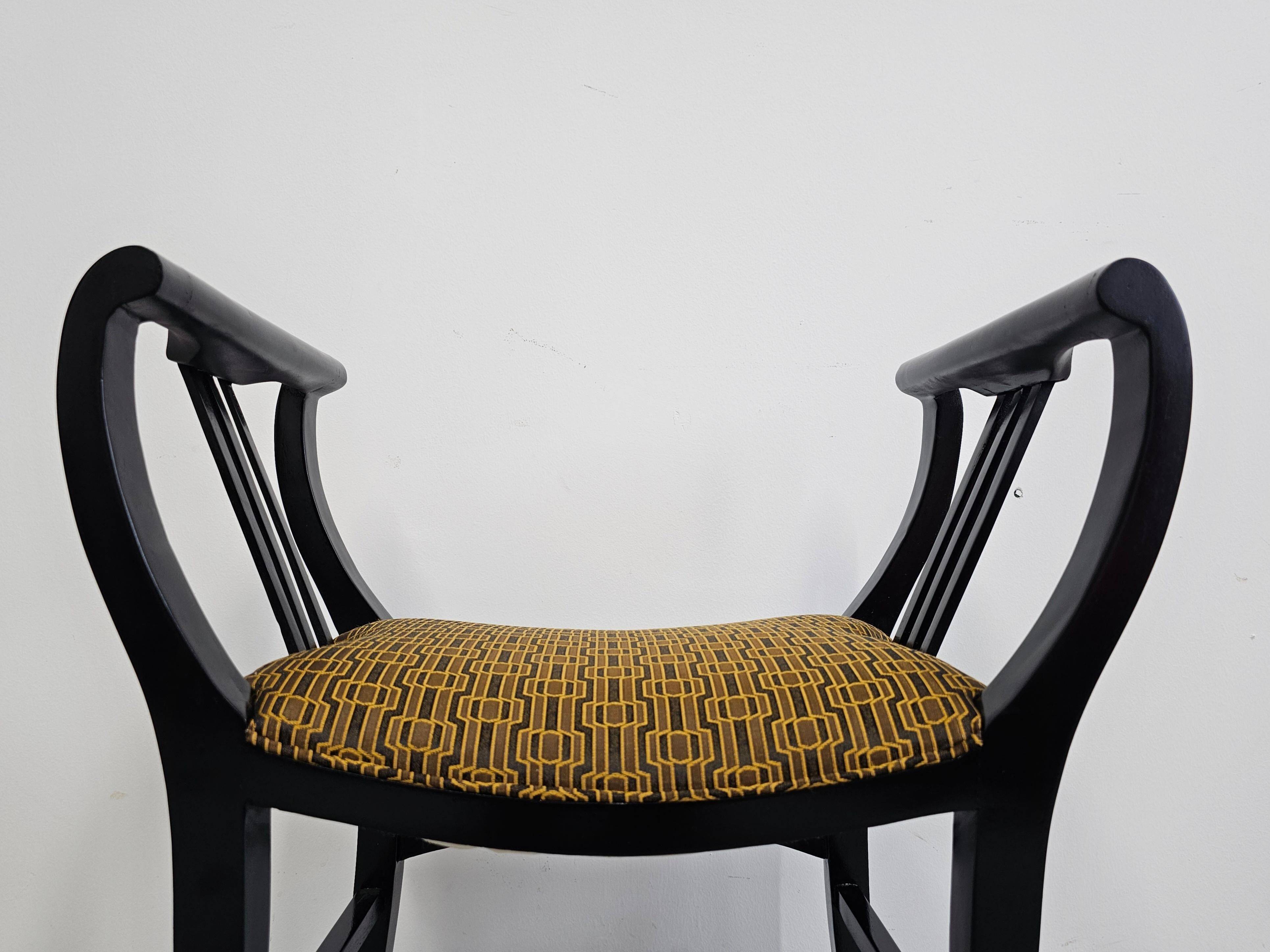 Pair of Gondola stools from the Secession movement in black lacquer, 1910s.