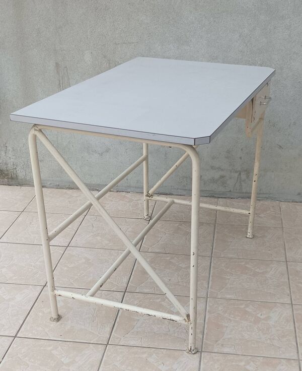 Table industrielle de métier haute métal et formica
