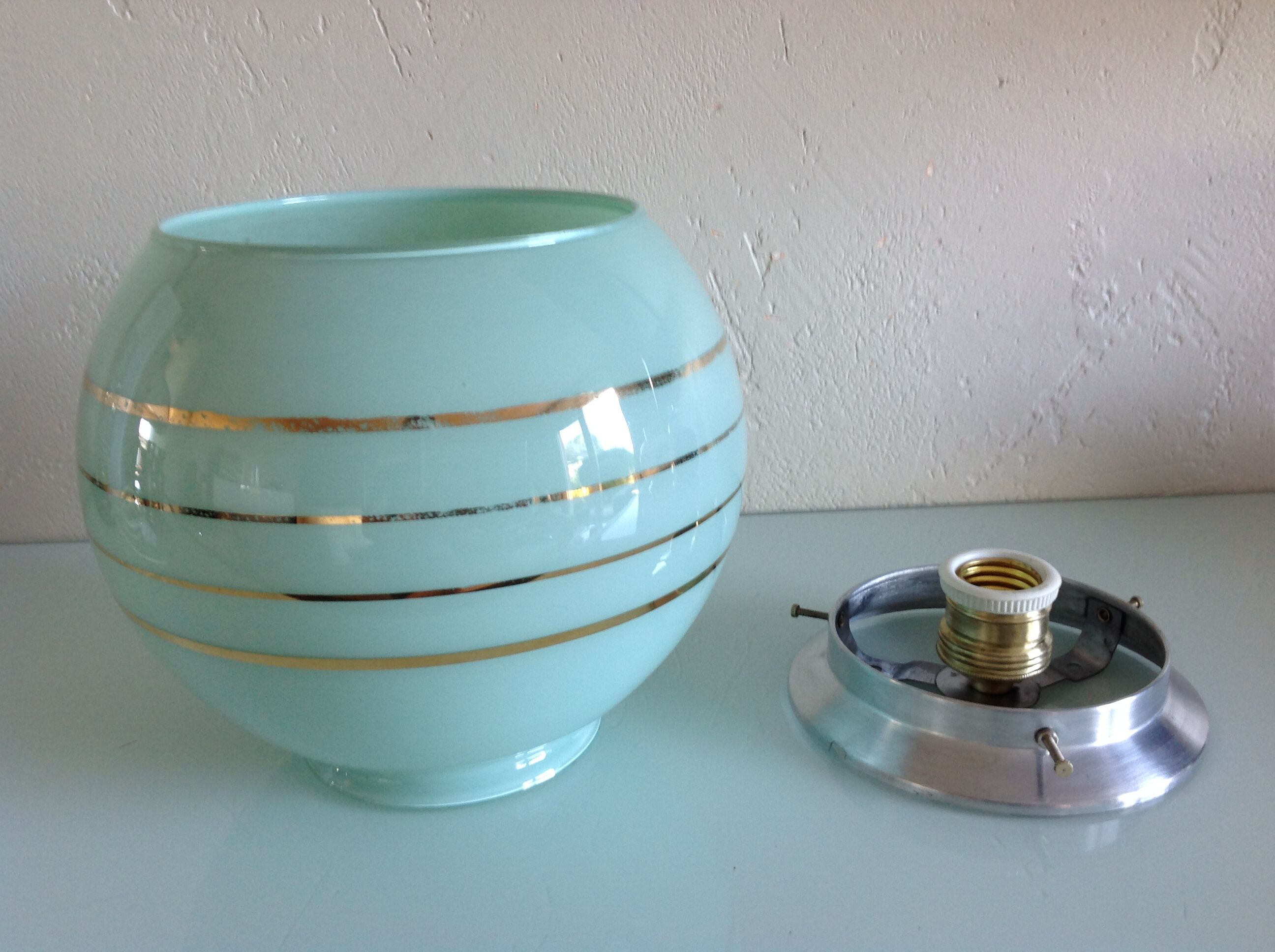 Ceiling lamp globe in opaline peppermint / vintage years 50-60