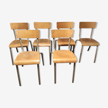 Lot of 6 school chairs