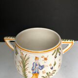 Covered pot or candy in Moustiers earthenware