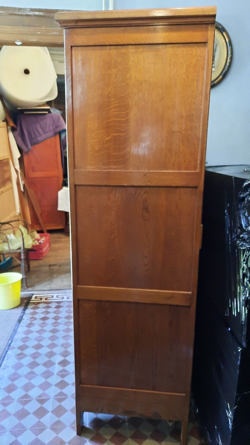 Armoire parisienne