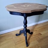 Marquetry pedestal table