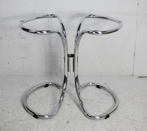 Table style Gastone Rinaldi, Italie, circa 1970. Acier chromé et dalle verre fumé.