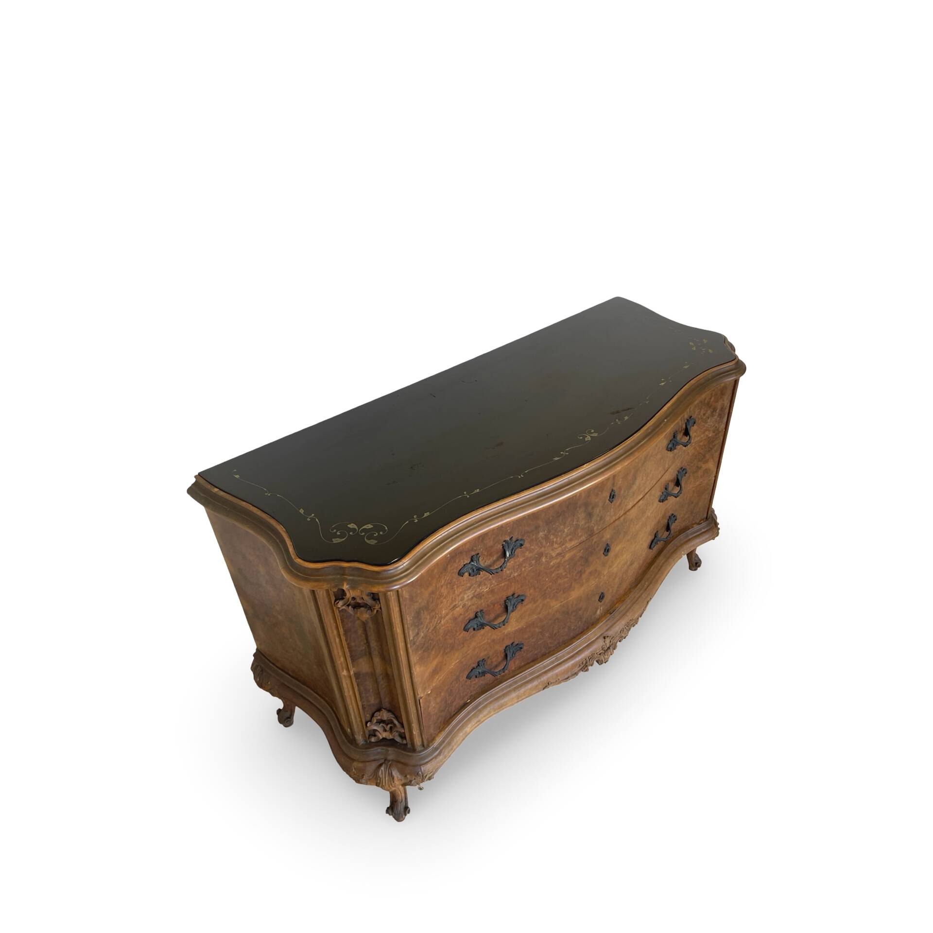 Elegant Italian Louis XV style commode, circa 1940.