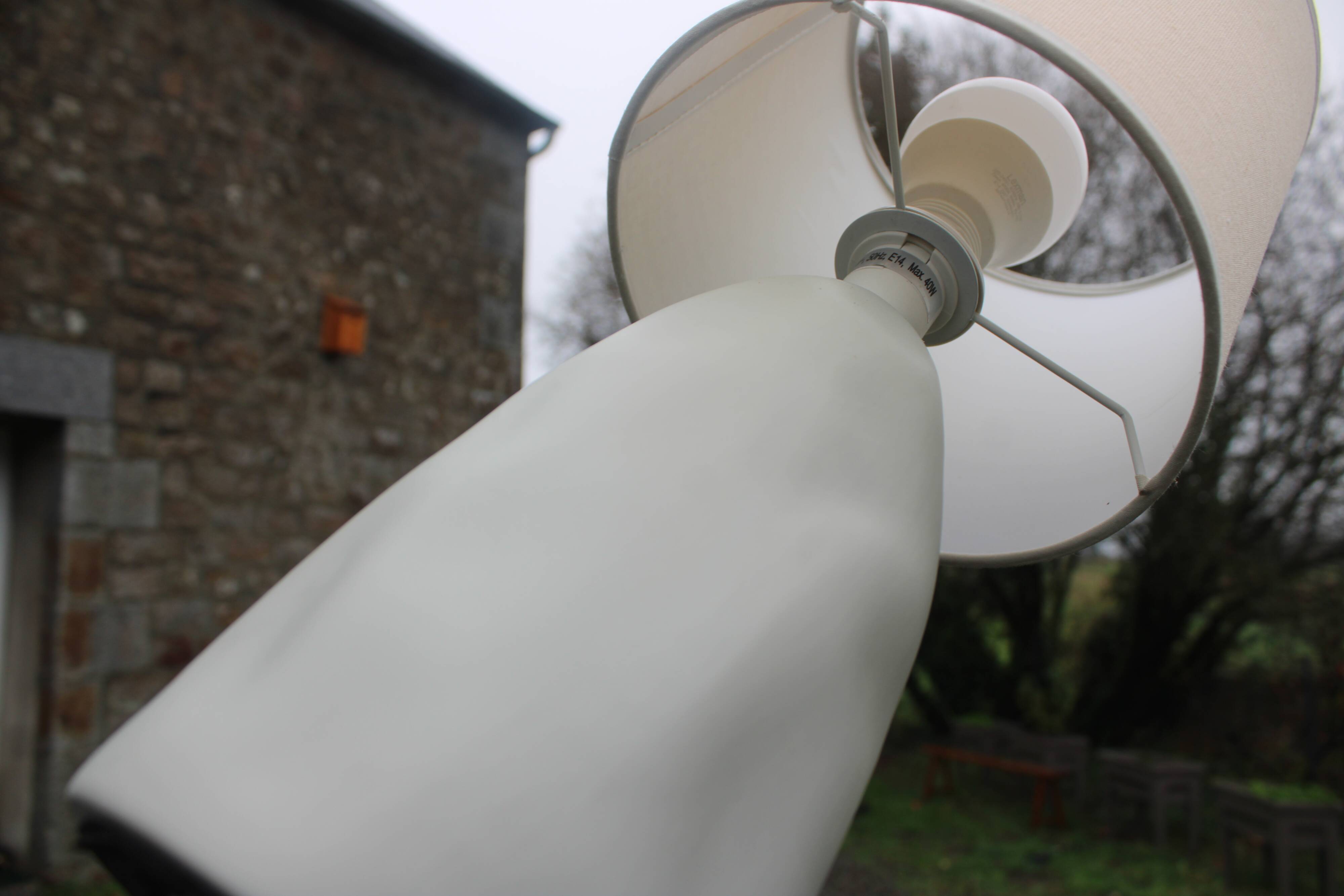 Lampe en céramique vert-gris, style minéral – H37