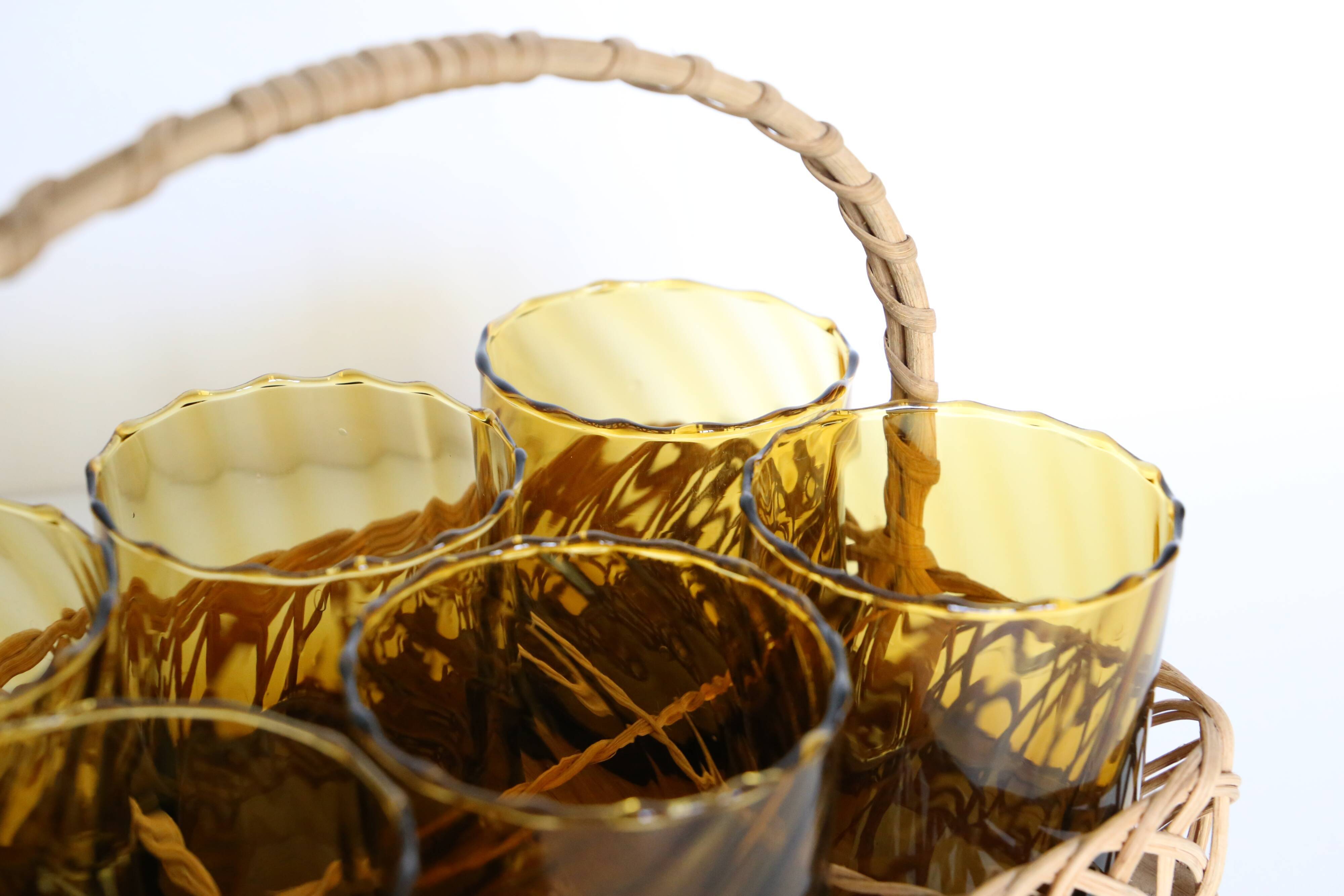 Set of lemonade glass, in wicker basket, smoked glass