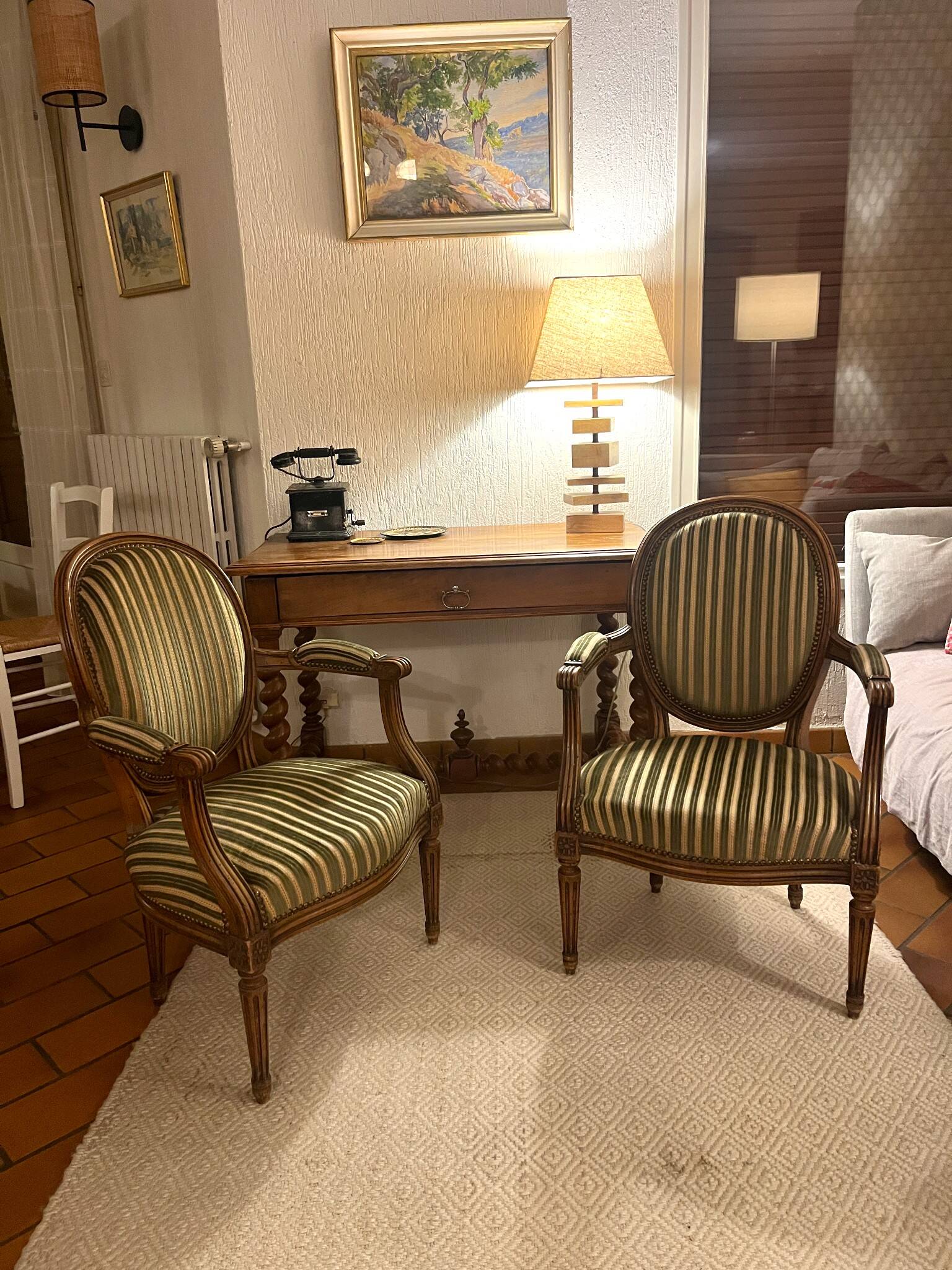 Paire fauteuils bergères style Louis XVI