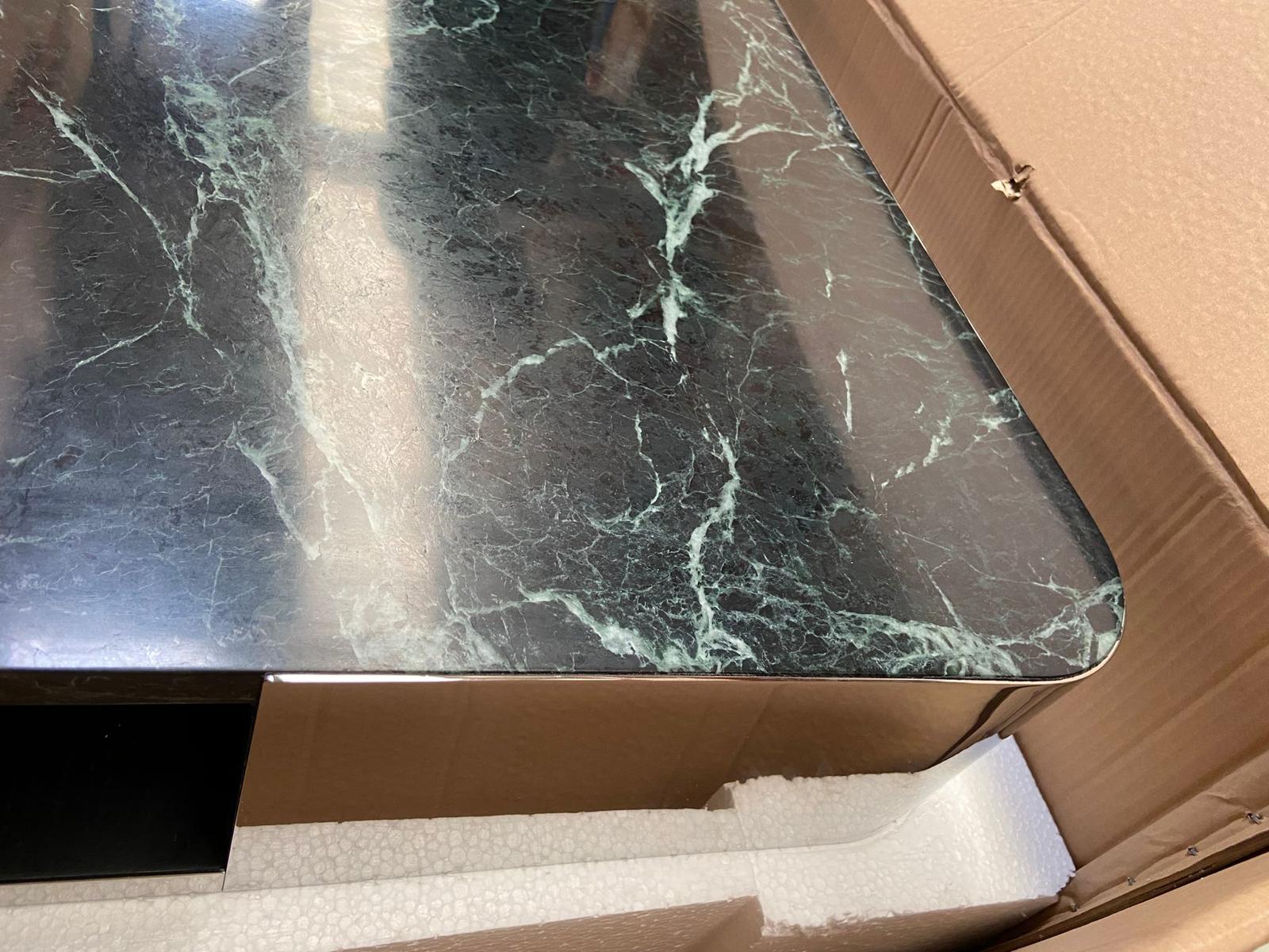 Table lounge large marbre vert inox Red Edition