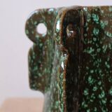 Vase en céramique sculptural émaillé vert foncé à reflets