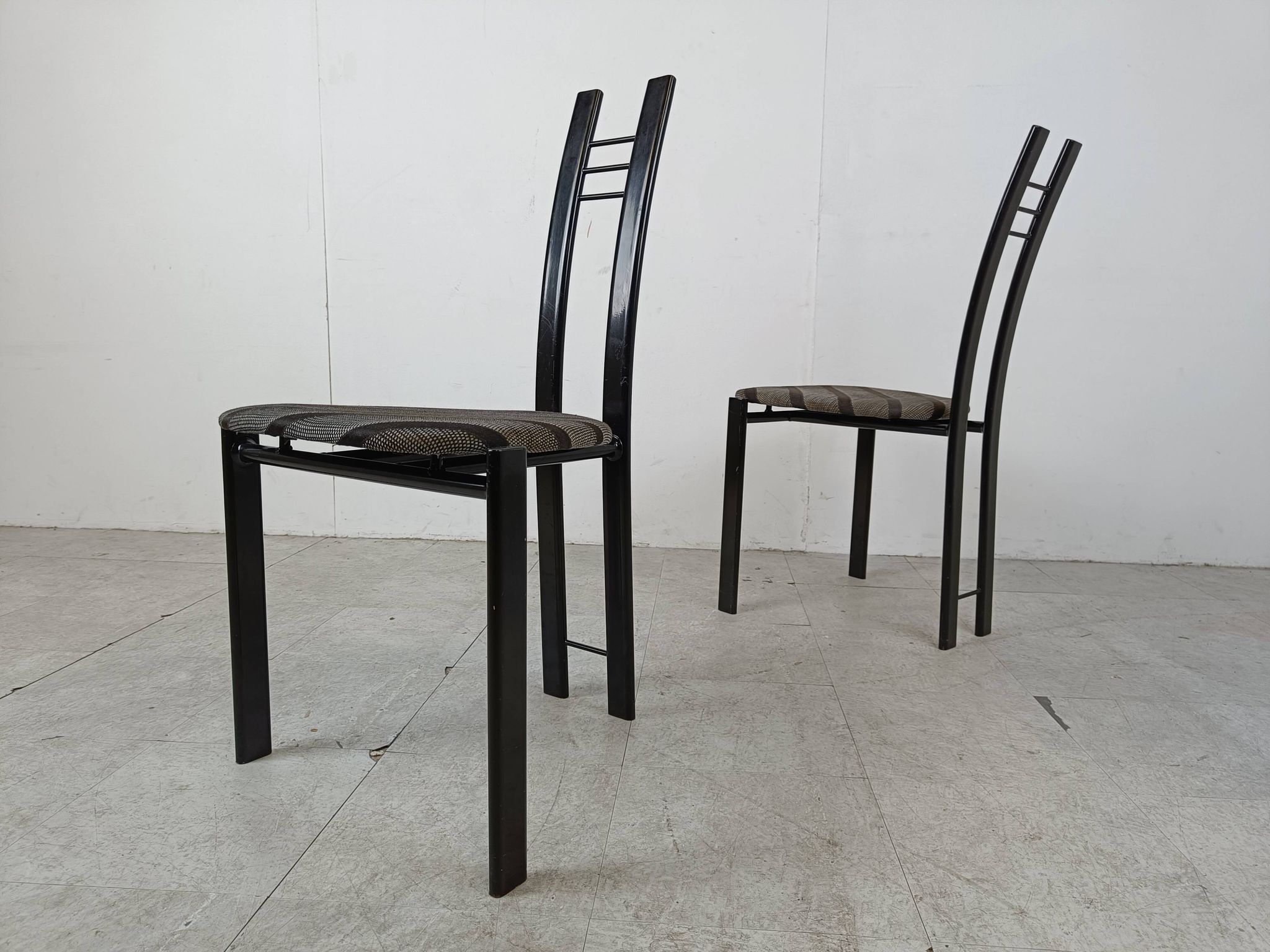 Chaises de salle à manger postmodernes, ensemble de 4 des années 1980