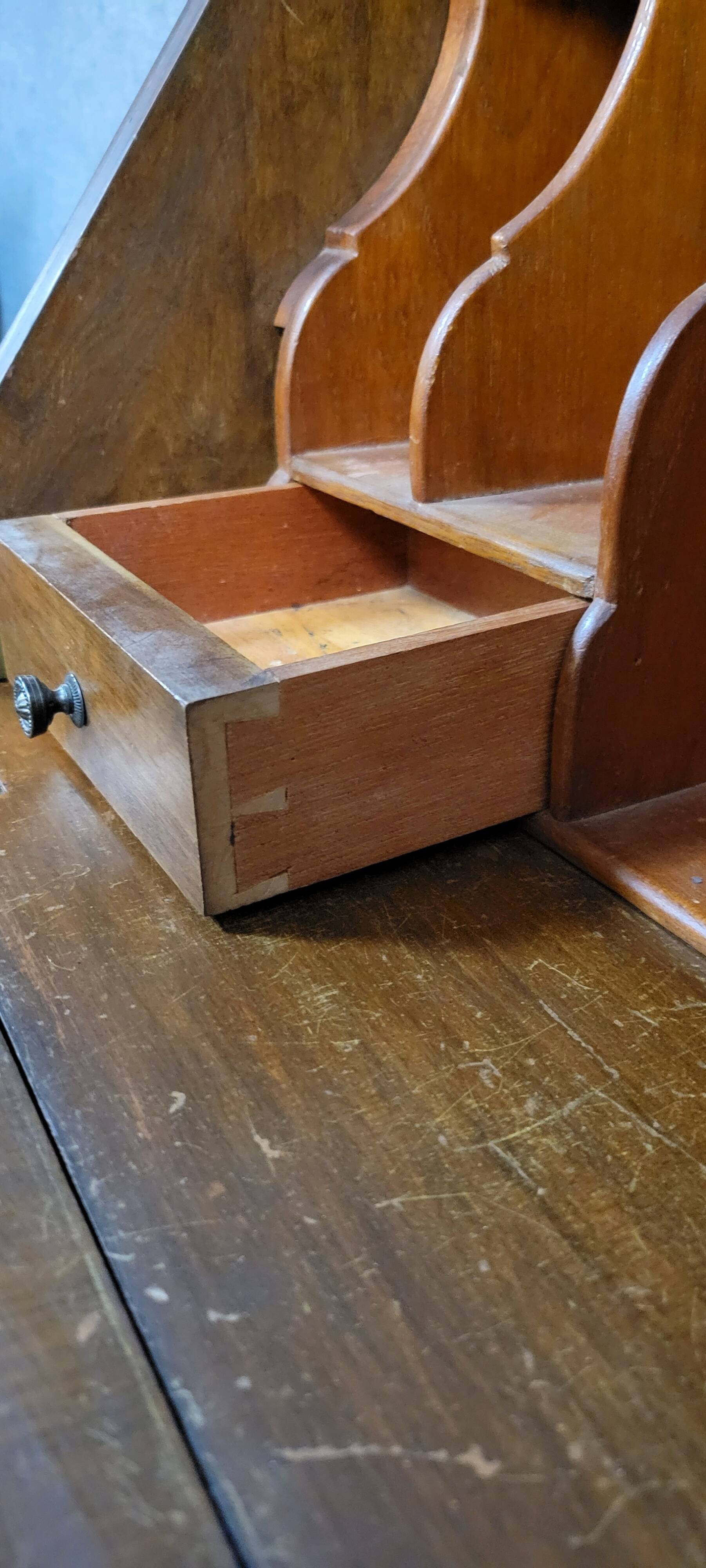 Secrétaire Anglais en acajou vers 1900