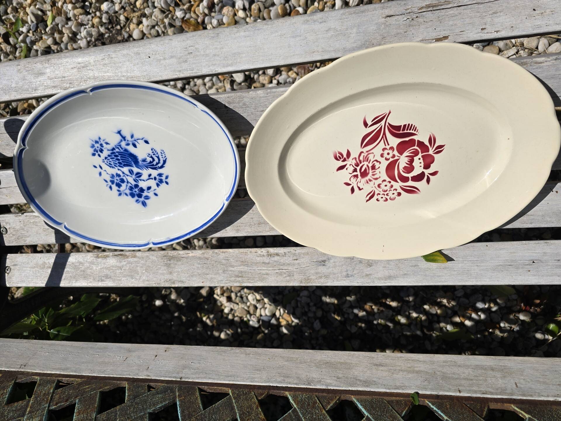 Many old round and long plates from the 60s and 70s.