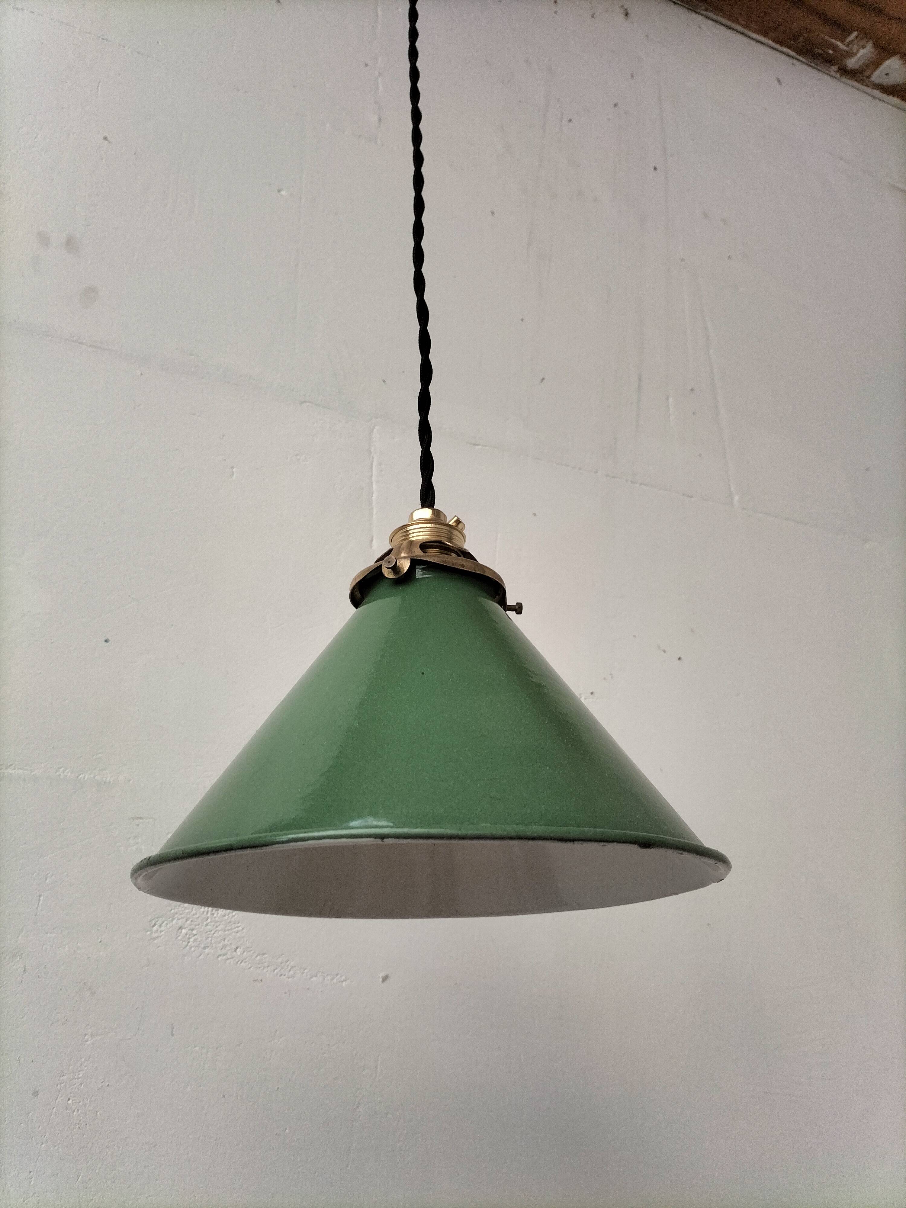 Enamelled sheet metal cone suspension