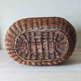 Wicker basket with handle