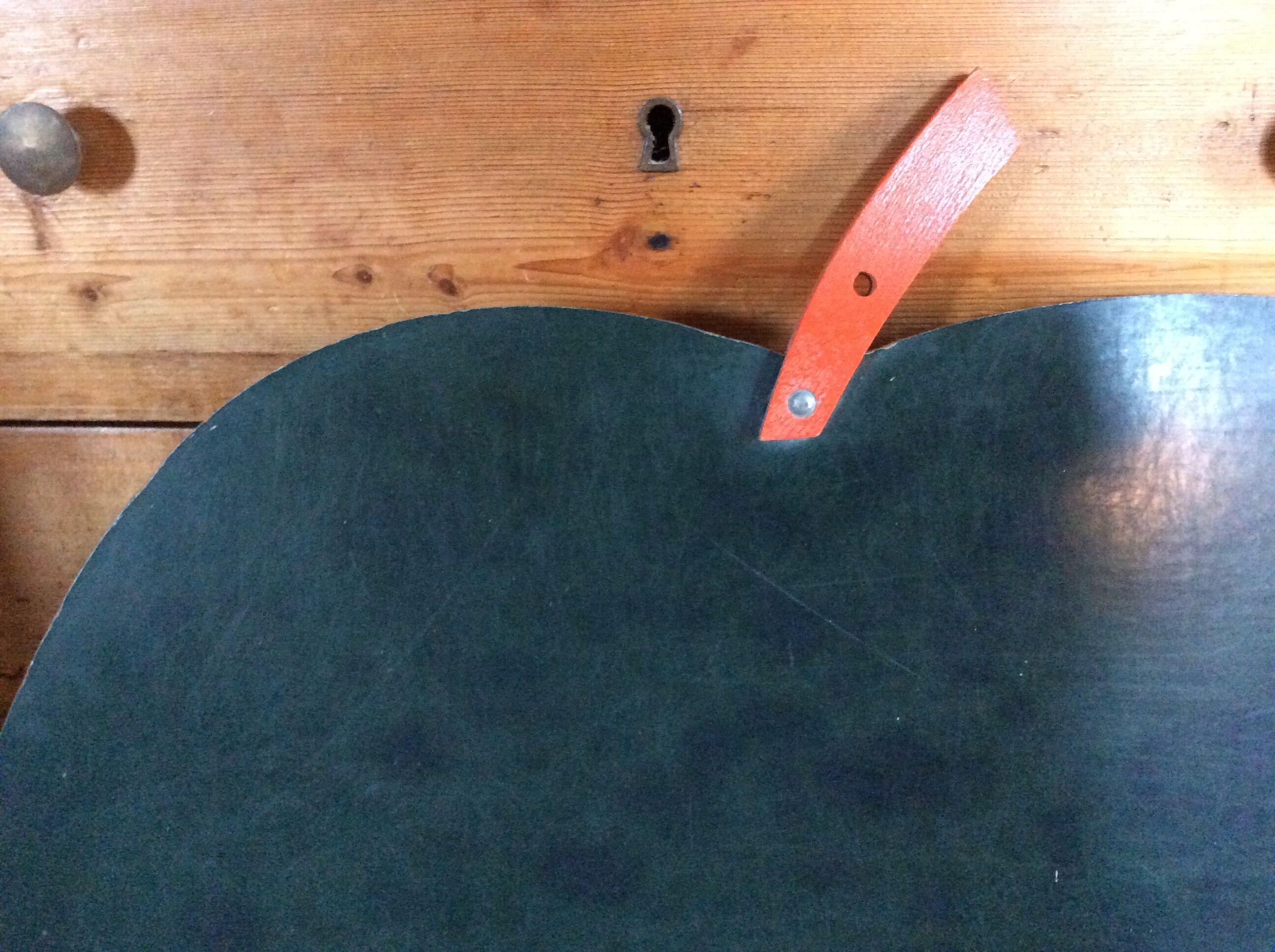 Apple shape table
