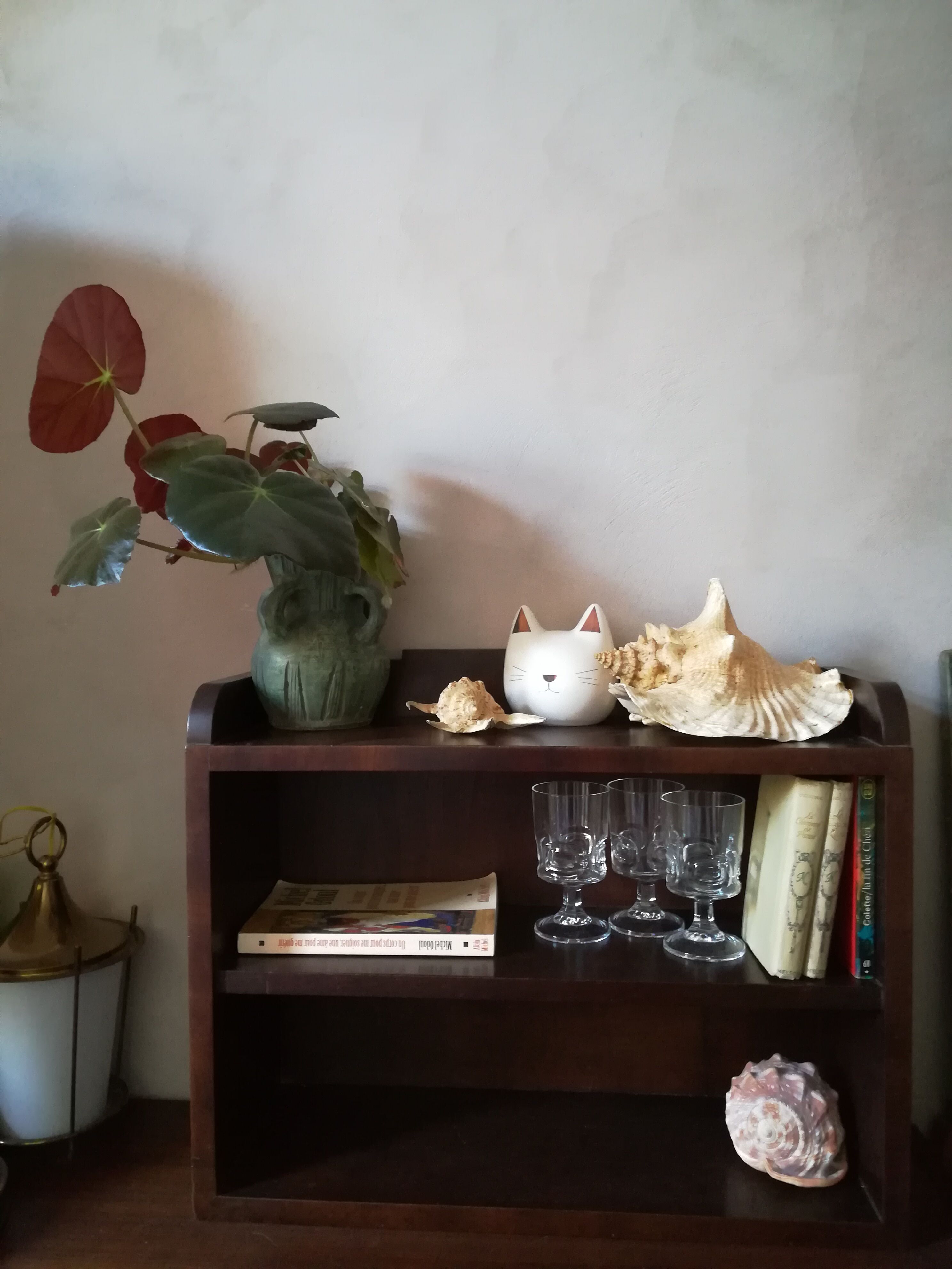 Art deco shelf