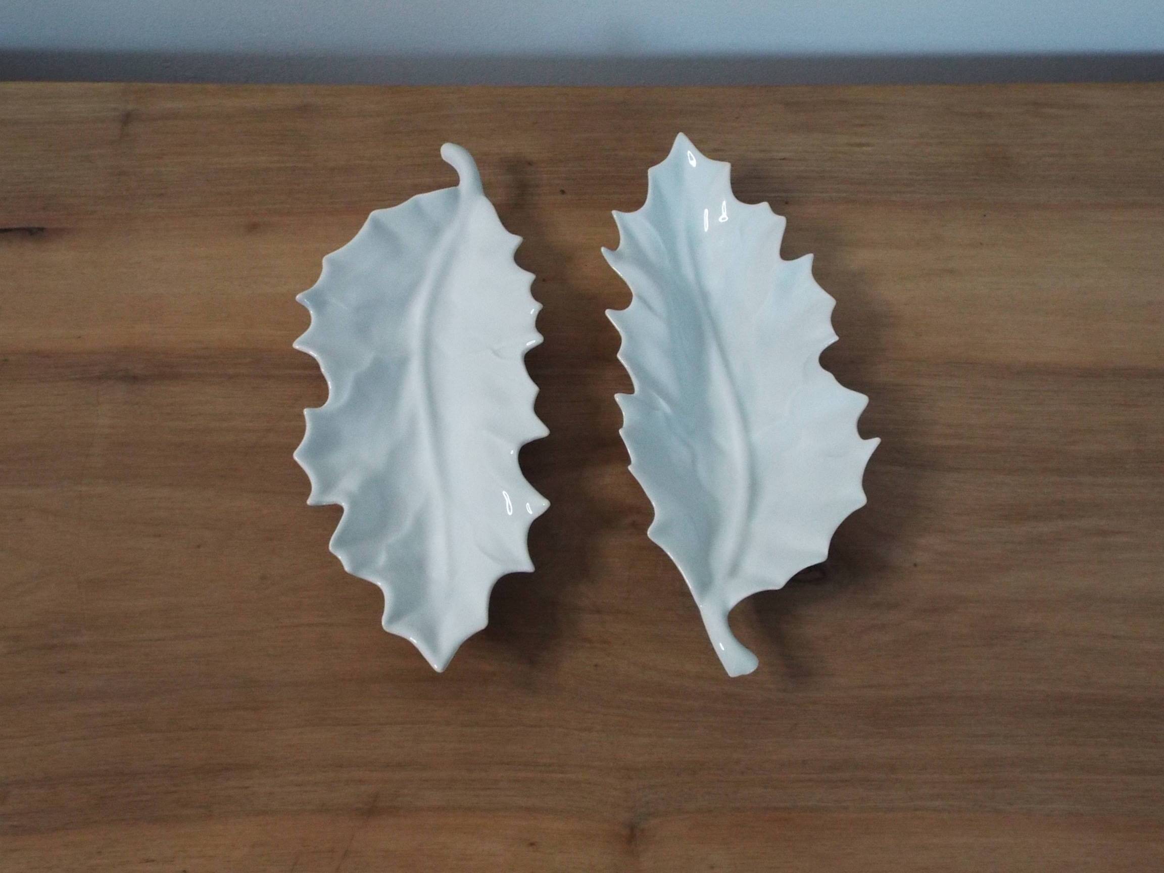 2 porcelain bowls