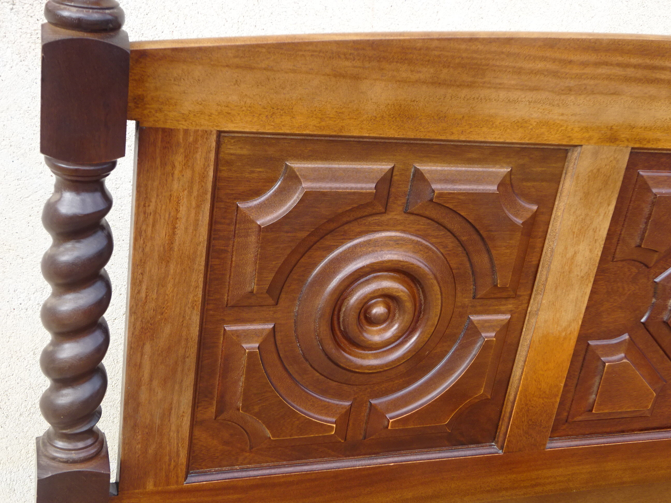 Wooden bed, geometric patterns, 140/190 cm