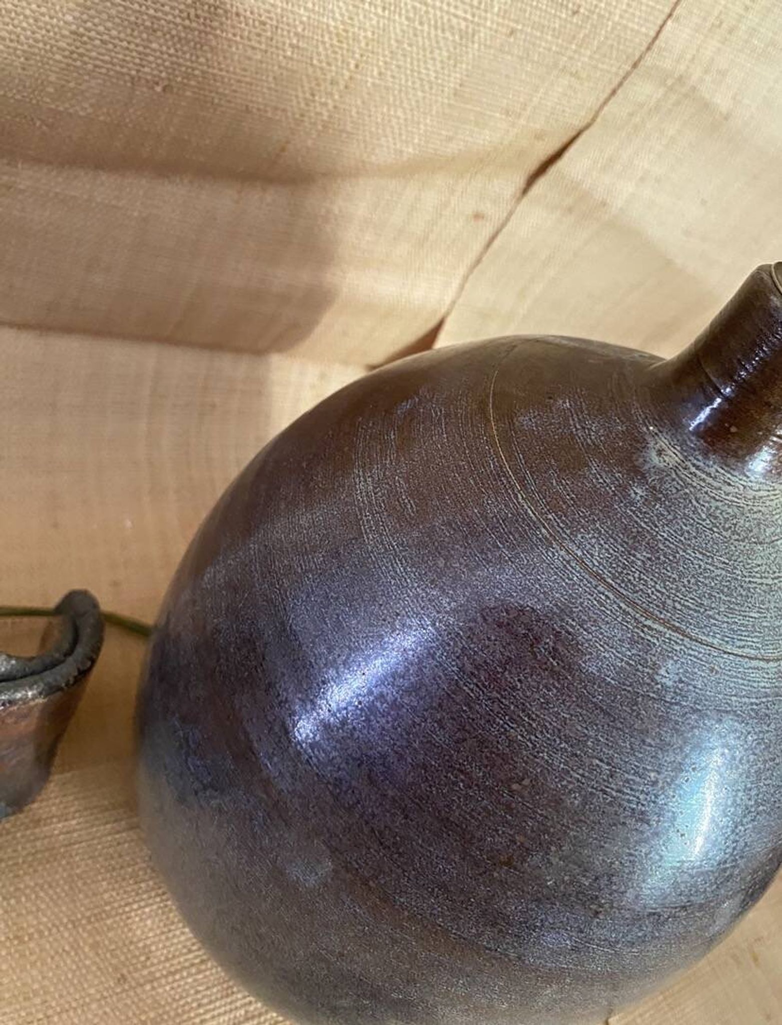 Pied de lampe en céramique et câble en tissu tressé