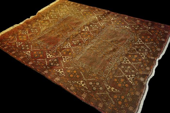 Yomoud Turkems carpet, 162x213cm