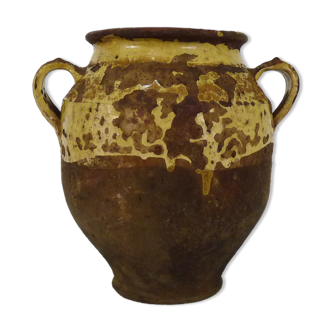 Glazed yellow confit pot, south-west of the France. Conservation pot. Pyrenees XIXth