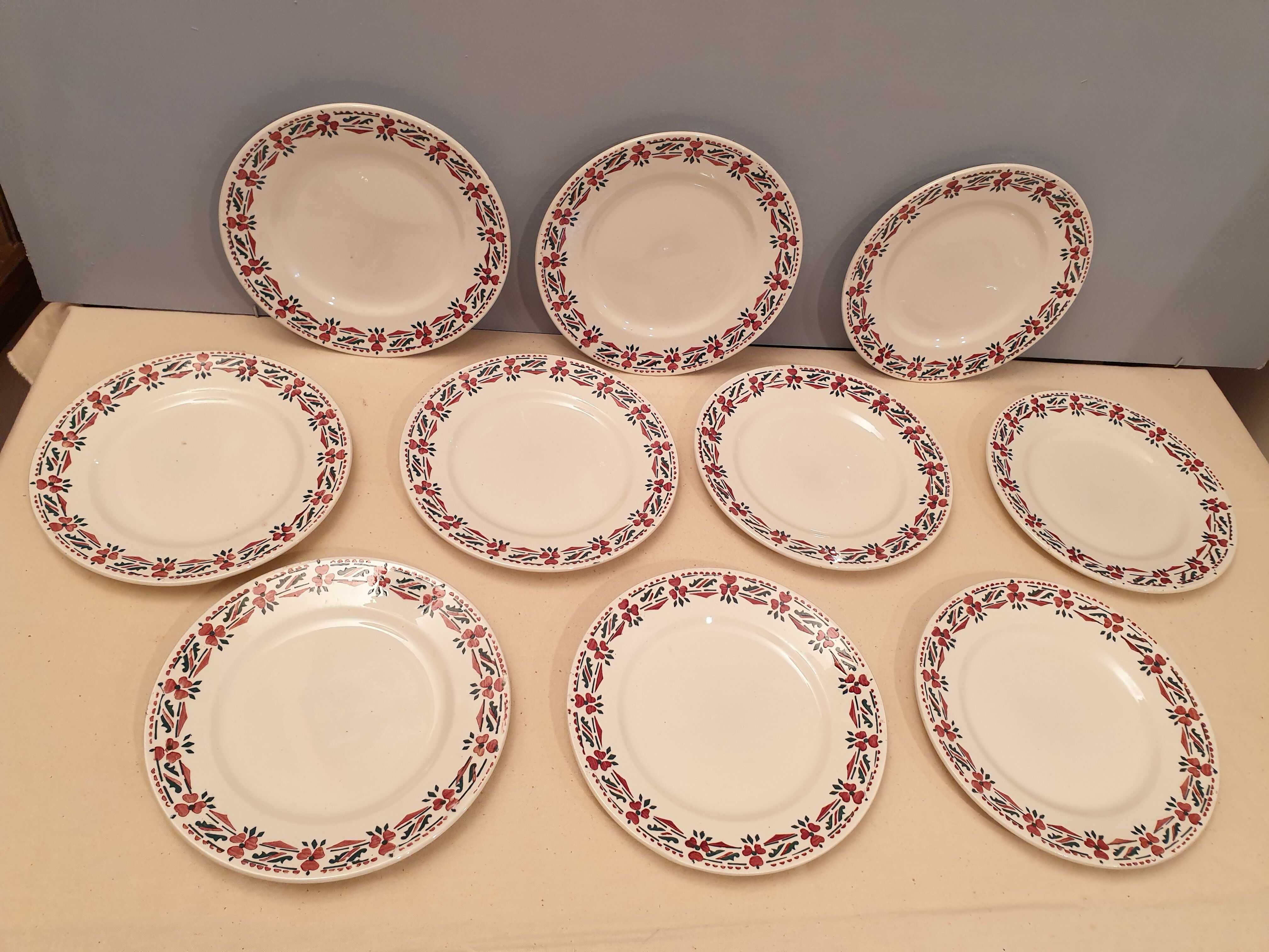Set of 10 dessert plates