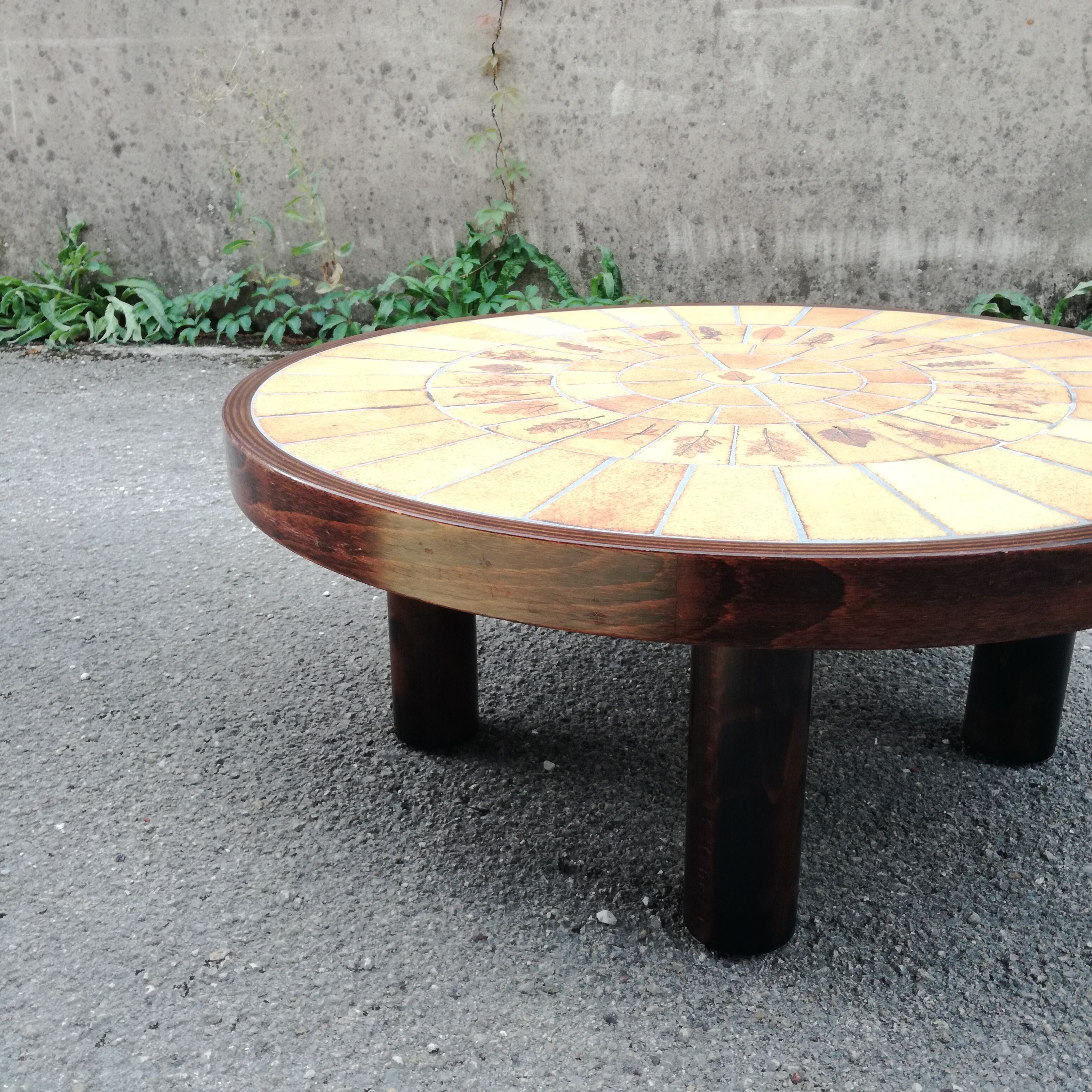 Roger Capron round coffee table with 4 legs "column"