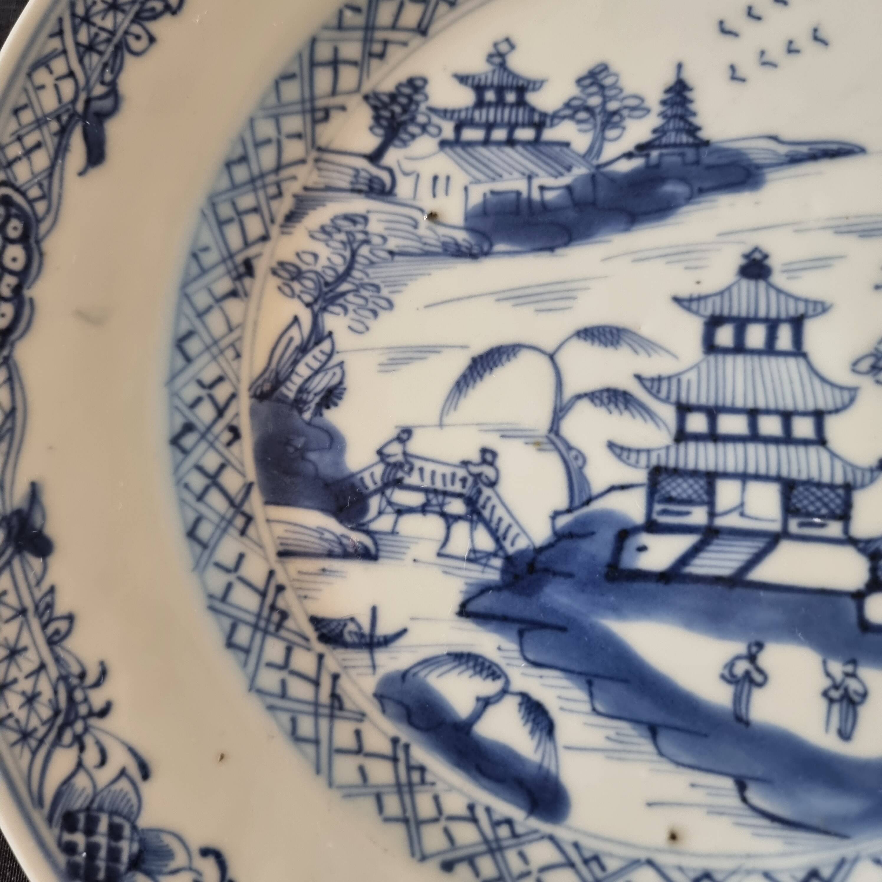 Chinese porcelain plate, Qing dynasty, Qianlong period (1736-1795)