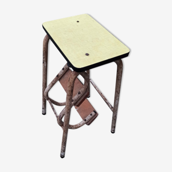 Tabouret en formica jaune marche-pied escabeau