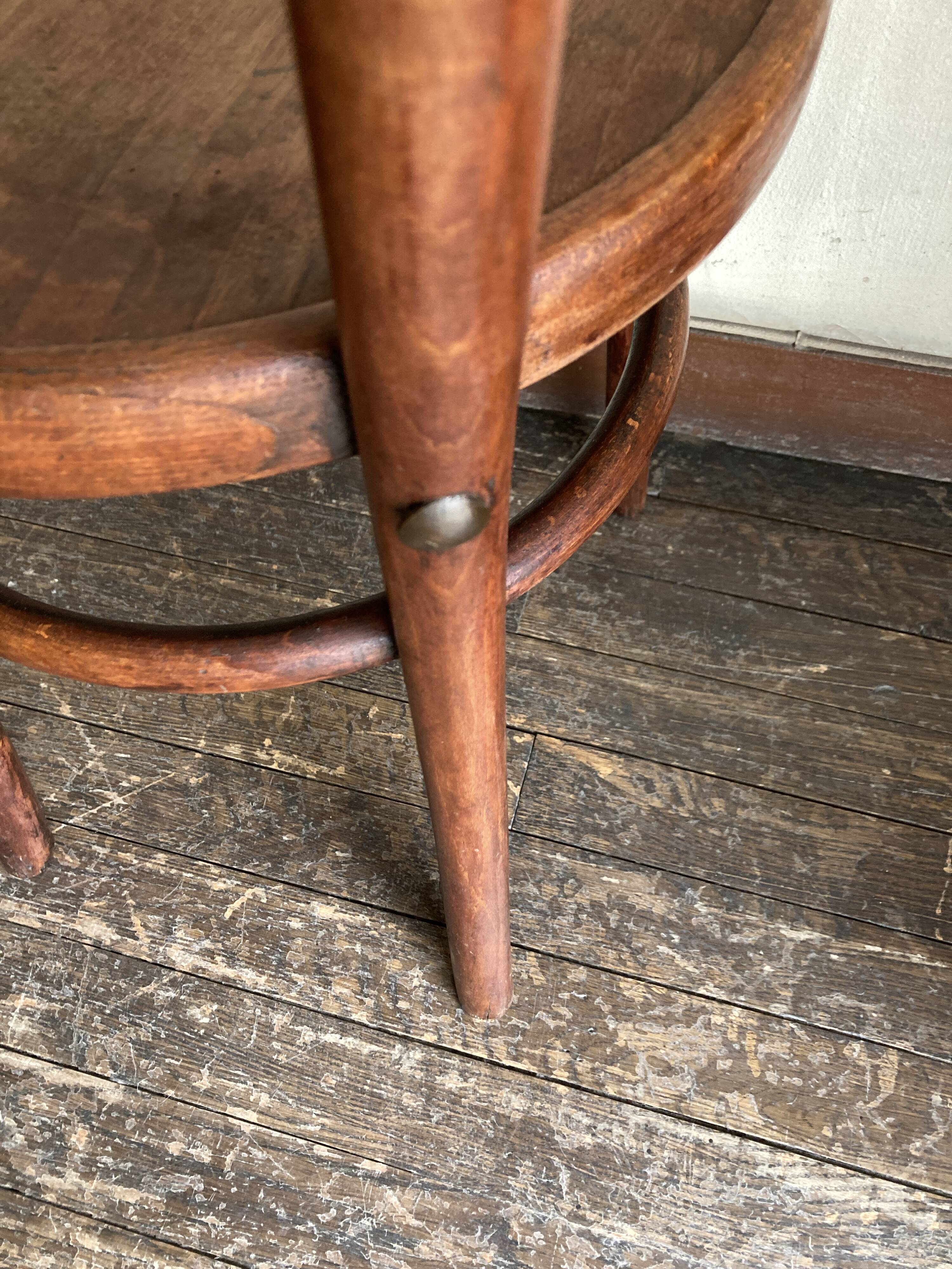 Set of 4 Fischel bistro chairs in bent wood gendarme hat 1920