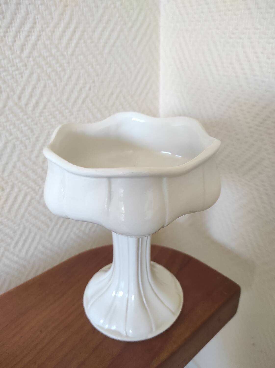 Earthenware cup signed Bassano