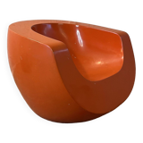 The Moon armchair, Mike To