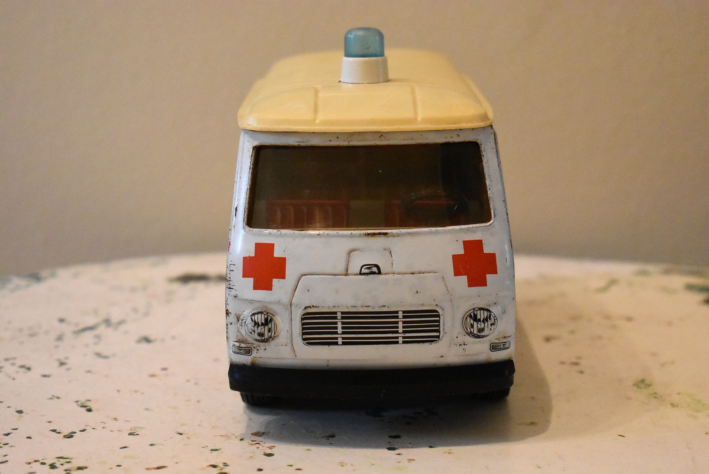 Joustra metal ambulance van