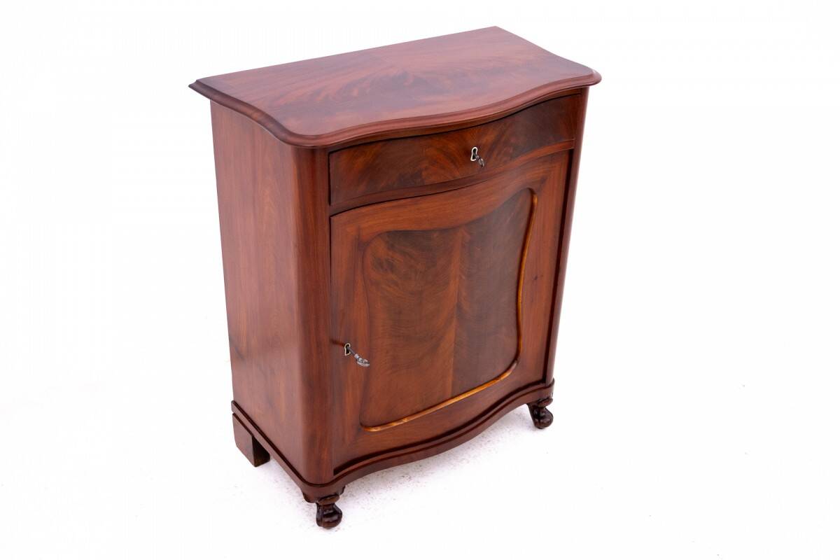 Commode en acajou, fin du XIXe siècle, Europe du Nord.