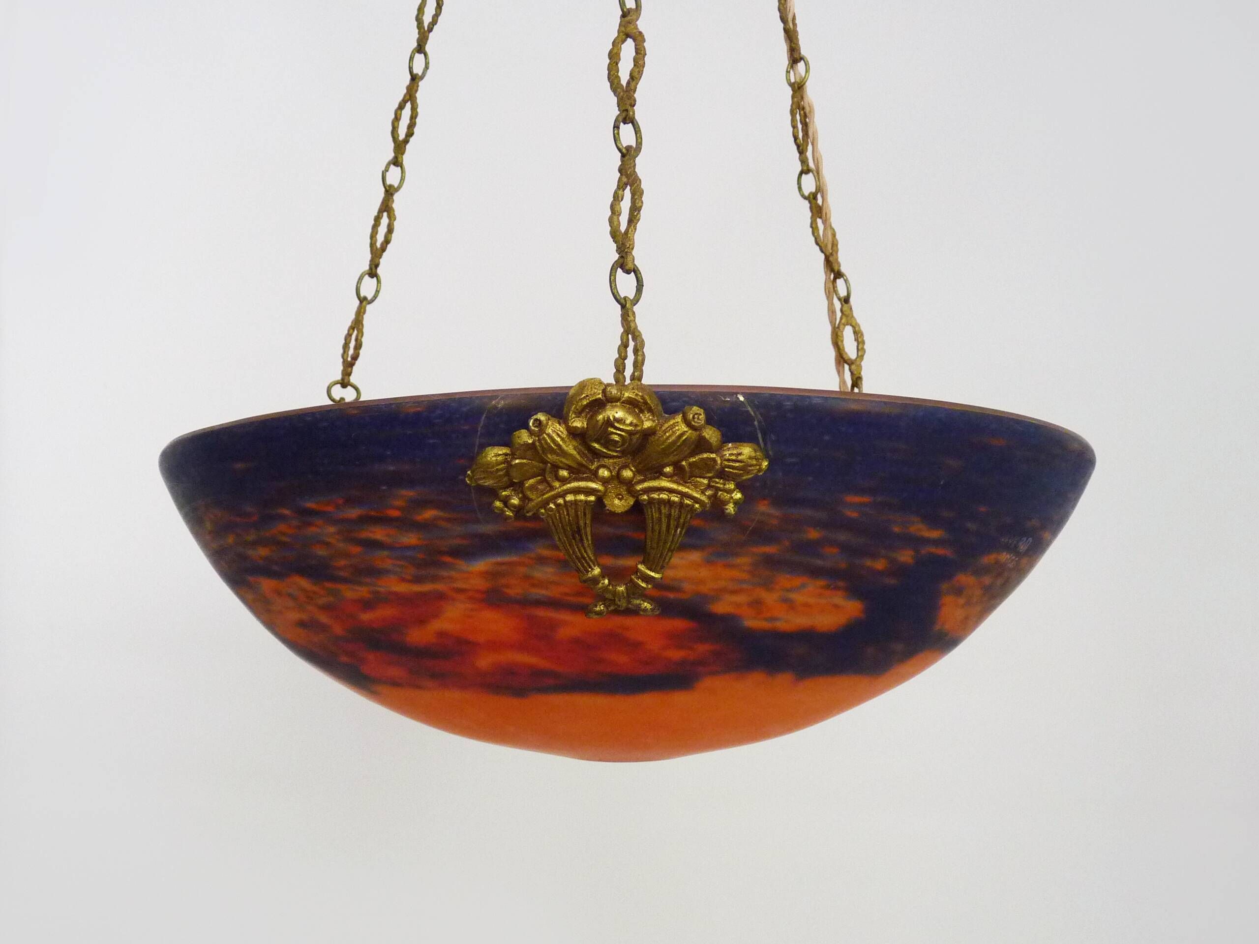 Art Deco 1 Feu Noverdy France basin pendant light in marmoreal glass paste